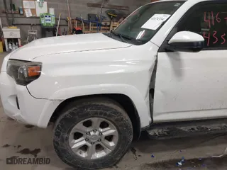 2014 Toyota 4Runner Limited with VIN JTEBU5JR1E5201256, listed as a IAAI auction lot 41674334 with 236,059 mi miles. Bid and sale history available at carsss.com. Image 6.