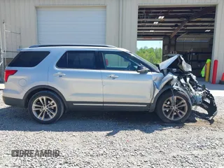 2018 Ford Explorer XLT with VIN 1FM5K7D85JGC22000, listed as a IAAI auction lot 42046406 with 227,828 mi miles and . Bid and sale history available at DreamBid. Image 13.