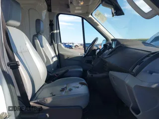 2018 Ford Transit Cargo with VIN 1FTBW3XG8JKA67561, listed as a IAAI auction lot 41997562 with 125,072 mi miles. Bid and sale history available at carsss.com. Image 5.