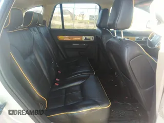 2010 Lincoln MKX with VIN 2LMDJ6JC1ABJ21372, listed as a IAAI auction lot 36299335 with 190,508 mi miles. Bid and sale history available at carsss.com. Image 8.