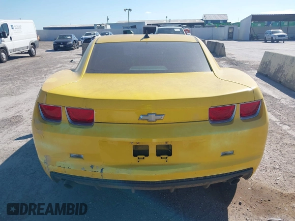 2011 Chevrolet Camaro 1LT with VIN 2G1FB1ED6B9120683, listed as a IAAI auction lot 42814810 with 217,261 mi miles and . Bid and sale history available at DreamBid. Image 16.