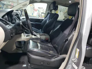 2014 Chrysler Town & Country Limited with VIN 2C4RC1GG8ER113361, listed as a Copart auction lot 47634065 with 154,803 mi miles and Salvage Title. Bid and sale history available at DreamBid. Image 7.