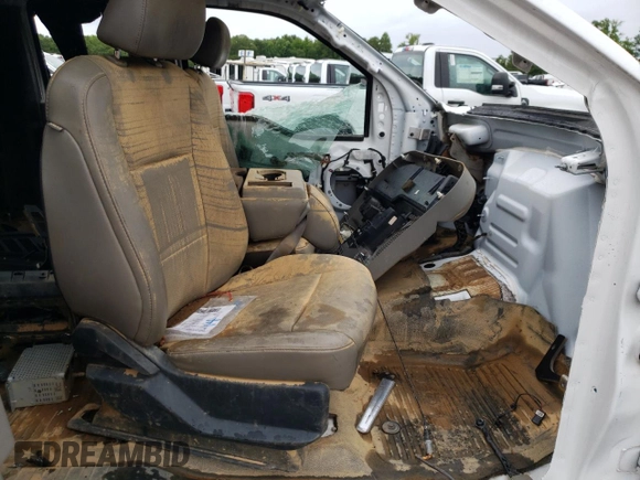 2017 Ford F-250 XLT z VIN 1FT7X2A62HEE92201, wystawiony jako Copart lot #59162775 z przebiegiem Nie podano mil oraz Szkoda całkowita • Salvage title. Historia ofert i sprzedaży dostępna na DreamBid. Obrazek 7.