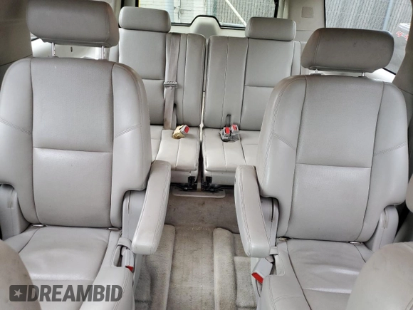 2010 GMC Yukon XL z VIN 1GKUKKE39AR114462, wystawiony jako Copart lot #50172975 z przebiegiem 267 783 mil mil oraz Szkoda całkowita • Salvage title. Historia ofert i sprzedaży dostępna na DreamBid. Obrazek 10.