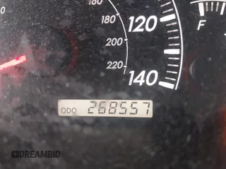 2005 Toyota Camry STD z VIN 4T1BE32K55U632921, wystawiony jako IAAI lot #42341618 z przebiegiem 268 557 mil mil oraz . Historia ofert i sprzedaży dostępna na DreamBid. Obrazek 15.