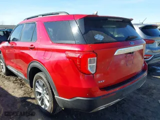 2022 Ford Explorer XLT with VIN 1FMSK8DH4NGA68538, listed as a IAAI auction lot 41768824 with 35,940 mi miles. Bid and sale history available at carsss.com. Image 3.