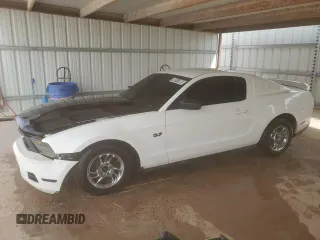 2011 Ford Mustang V6 with VIN 1ZVBP8AM2B5166530, listed as a Copart auction lot 49241085 with 140,842 mi miles and Clean Title. Bid and sale history available at carsss.com. Image 1.