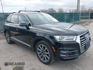 2017 Audi Q7 Premium Plus with VIN WA1LAAF7XHD008027, listed as a IAAI auction lot 41930270 with 128,713 mi miles. Bid and sale history available at carsss.com. Image 13.