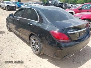 2020 Mercedes-Benz C 300 с VIN 55SWF8EB2LU324170, выставлен на аукционе IAAI как лот 42167947 с пробегом 43 787 миль миль и . История ставок и продаж доступна на DreamBid. Изображение 3.