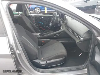 2021 Hyundai Elantra SE with VIN KMHLL4AG8MU121800, listed as a IAAI auction lot 41489779 with 38,913 mi miles. Bid and sale history available at carsss.com. Image 5.