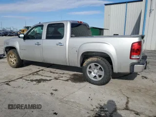 2007 GMC Sierra Denali z VIN 2GTEK638671727288, wystawiony jako Copart lot #88502795 z przebiegiem 170 723 mil mil oraz Szkody całkowita. Historia ofert i sprzedaży dostępna na DreamBid. Obrazek 3.