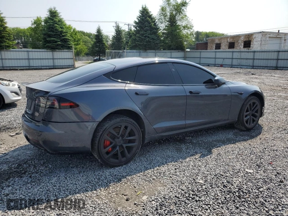 2023 Tesla Model S Plaid z VIN 5YJSA1E61PF518977, wystawiony jako Copart lot #60391625 z przebiegiem Nie podano mil oraz Szkoda całkowita • Salvage title. Historia ofert i sprzedaży dostępna na DreamBid. Obrazek 3.