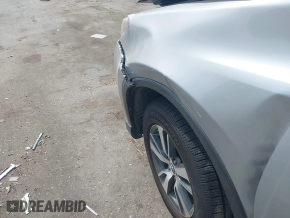 2018 Toyota RAV4 XLE z VIN 2T3WFREV5JW466294, wystawiony jako IAAI lot #41841436 z przebiegiem 132 150 mil mil oraz . Historia ofert i sprzedaży dostępna na DreamBid. Obrazek 6.