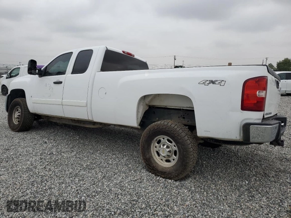 2007 Chevrolet Silverado 1500 with VIN 1GBHC39657E597358, listed as a Copart auction lot 52408105 with 379,668 mi miles and Salvage Title. Bid and sale history available at DreamBid. Image 2.
