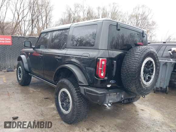 2022 Ford Bronco with VIN 1FMEE5DP7NLB44920, listed as a IAAI auction lot 41824834 with 55,254 mi miles. Bid and sale history available at carsss.com. Image 3.