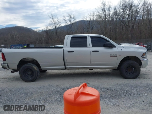 2013 Ram 2500 Tradesman with VIN 3C6UR5HL4DG531407, listed as a IAAI auction lot 41630613 with 299,984 mi miles. Bid and sale history available at carsss.com. Image 13.