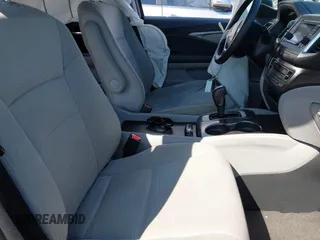 2016 Honda Pilot LX with VIN 5FNYF6H14GB082537, listed as a IAAI auction lot 41864525 with 137,097 mi miles. Bid and sale history available at carsss.com. Image 5.