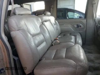 1999 GMC Suburban with VIN 1GKFK16R9XJ790410, listed as a Copart auction lot 78747514 with 289,459 mi miles and Non Repairable. Bid and sale history available at carsss.com. Image 10.