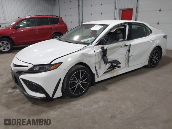 2023 Toyota Camry SE z VIN 4T1G11BK2PU083901, wystawiony jako IAAI lot #41776738 z przebiegiem 31 548 mil mil oraz . Historia ofert i sprzedaży dostępna na DreamBid. Obrazek 17.