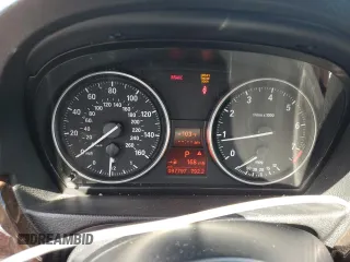2010 BMW 3 Series 328i xDrive z VIN WBAPK5C56AA647752, wystawiony jako Copart lot #64165885 z przebiegiem 97 797 mil mil oraz Szkoda całkowita • Salvage title. Historia ofert i sprzedaży dostępna na DreamBid. Obrazek 9.