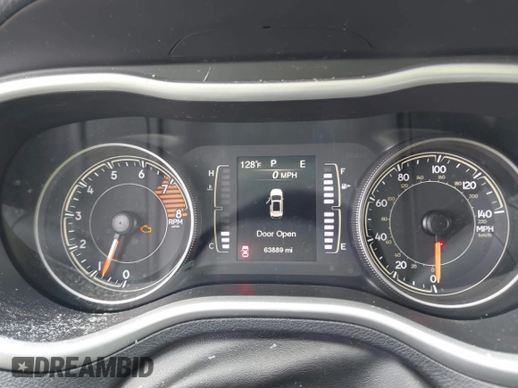 2017 Jeep Cherokee Latitude z VIN 1C4PJMCS0HW563302, wystawiony jako IAAI lot #42440735 z przebiegiem 63 889 mil mil oraz . Historia ofert i sprzedaży dostępna na DreamBid. Obrazek 7.