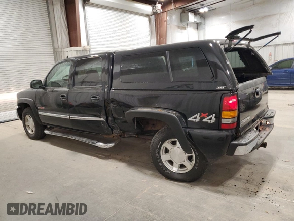 2006 GMC Sierra 1500 SLT with VIN 2GTEK13N261170631, listed as a Copart auction lot 83813904 with 133,834 mi miles and Non Repairable. Bid and sale history available at carsss.com. Image 2.