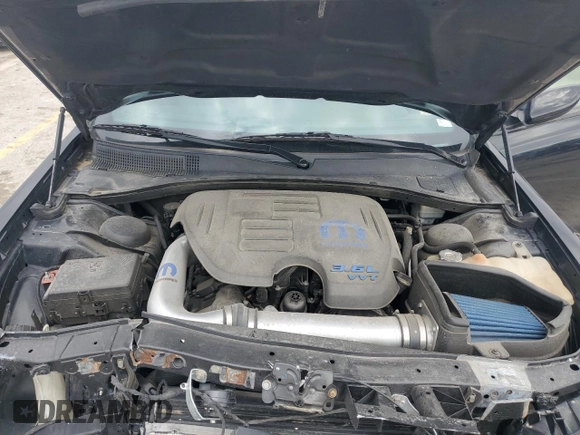 2014 Chrysler 300 S z VIN 2C3CCABG1EH336848, wystawiony jako Copart lot #50822875 z przebiegiem 75 204 mil mil oraz Szkoda całkowita • Salvage title. Historia ofert i sprzedaży dostępna na DreamBid. Obrazek 12.