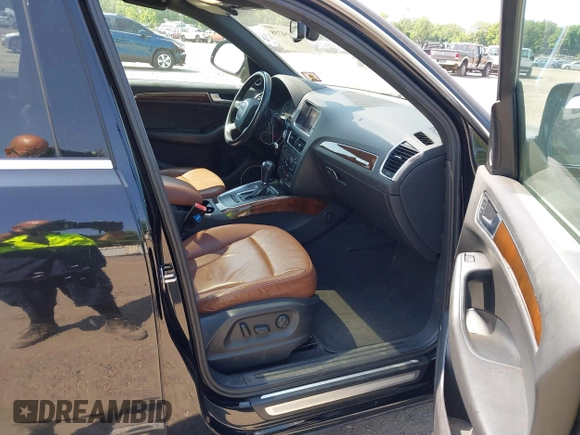 2010 Audi Q5 Premium Plus z VIN WA1LKAFP4AA058751, wystawiony jako IAAI lot #42414738 z przebiegiem 152 771 mil mil oraz . Historia ofert i sprzedaży dostępna na DreamBid. Obrazek 5.