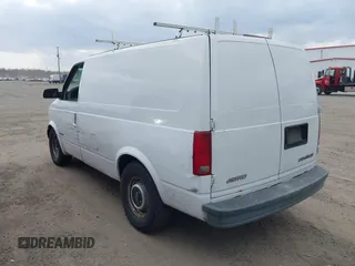 1999 Chevrolet Astro Cargo Van with VIN 1GCDM19W2XB168918, listed as a IAAI auction lot 41832476 with 262,495 mi miles. Bid and sale history available at carsss.com. Image 3.