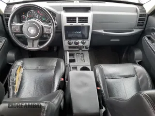 2012 Jeep Liberty Sport z VIN 1C4PJLAK4CW180680, wystawiony jako Copart lot #59358785 z przebiegiem 137 036 mil mil oraz Szkoda całkowita • Salvage title. Historia ofert i sprzedaży dostępna na DreamBid. Obrazek 8.
