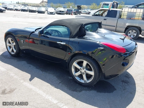 2007 Pontiac Solstice with VIN 1G2MB35B07Y105757, listed as a IAAI auction lot 42008293 with 135,739 mi miles. Bid and sale history available at carsss.com. Image 3.