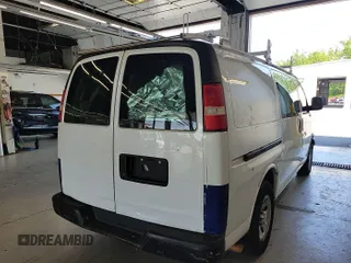 2012 Chevrolet Express Cargo z VIN 1GCSGAFX1C1148431, wystawiony jako IAAI lot #42613587 z przebiegiem 207 299 mil mil oraz . Historia ofert i sprzedaży dostępna na DreamBid. Obrazek 13.