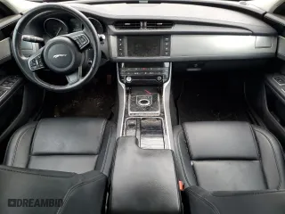 2016 Jaguar XF 35t Premium with VIN SAJBD4BV4GCY11212, listed as a Copart auction lot 72271964 with 39,753 mi miles and Salvage Title. Bid and sale history available at carsss.com. Image 8.