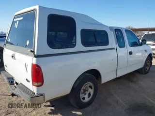 2001 Ford F-150 XL z VIN 1FTRX17L81KF01832, wystawiony jako IAAI lot #41382117 z przebiegiem 226 228 mil mil oraz . Historia ofert i sprzedaży dostępna na DreamBid. Obrazek 4.