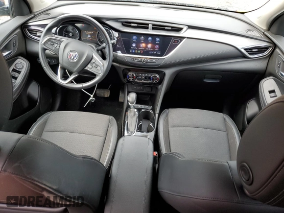 2021 Buick Encore GX Select z VIN KL4MMDS29MB072802, wystawiony jako Copart lot #53917295 z przebiegiem 61 716 mil mil oraz Szkoda całkowita • Salvage title. Historia ofert i sprzedaży dostępna na DreamBid. Obrazek 8.