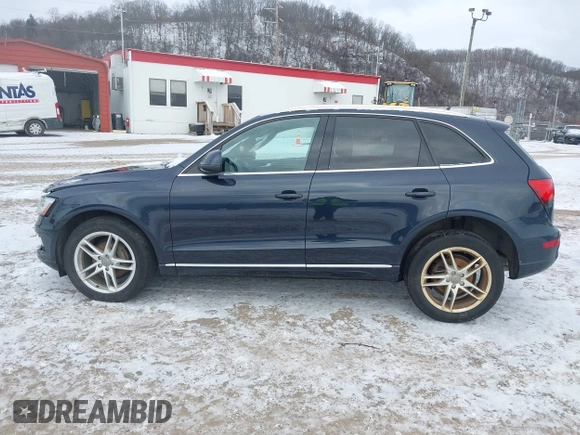 2014 Audi Q5 Premium Plus with VIN WA1LFAFP2EA018811, listed as a IAAI auction lot 41640414 with 114,331 mi miles. Bid and sale history available at carsss.com. Image 15.