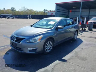 2015 Nissan Altima 2.5 S with VIN 1N4AL3AP0FC452682, listed as a IAAI auction lot 41872360 with 187,247 mi miles. Bid and sale history available at carsss.com. Image 2.