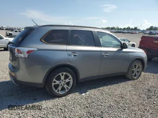 2015 Mitsubishi Outlander SE with VIN JA4AZ3A32FZ008250, listed as a Copart auction lot 62497555 with Not provided miles and Salvage title. Bid and sale history available at DreamBid. Image 3.