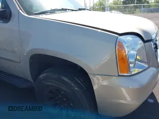 2008 GMC Yukon XL SLT w/4SB with VIN 1GKFK16398R185818, listed as a IAAI auction lot 41988280 with 178,750 mi miles. Bid and sale history available at carsss.com. Image 6.
