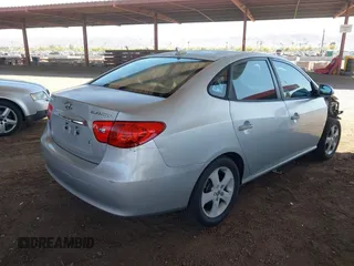 2010 Hyundai Elantra GLS z VIN KMHDU4AD4AU126950, wystawiony jako IAAI lot #42009934 z przebiegiem 124 845 mil mil oraz . Historia ofert i sprzedaży dostępna na DreamBid. Obrazek 4.