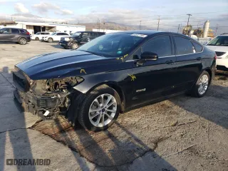 2019 Ford Fusion Hybrid SE with VIN 3FA6P0LU2KR236825, listed as a Copart auction lot 44647785 with 185,406 mi miles and Salvage Title. Bid and sale history available at carsss.com. Image 1.