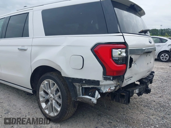 2019 Ford Expedition Max Platinum z VIN 1FMJK1MT1KEA00308, wystawiony jako IAAI lot #42299341 z przebiegiem 114 994 mil mil oraz . Historia ofert i sprzedaży dostępna na DreamBid. Obrazek 6.