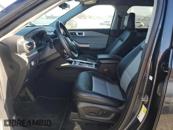 2022 Ford Explorer XLT z VIN 1FMSK7DH9NGA99049, wystawiony jako Copart lot #56937435 z przebiegiem 59 512 mil mil oraz Szkoda całkowita • Salvage title. Historia ofert i sprzedaży dostępna na DreamBid. Obrazek 7.