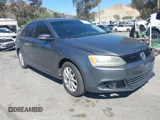 2011 Volkswagen Jetta Sedan SE PZEV with VIN 3VWDZ7AJXBM324111, listed as a IAAI auction lot 41759383 with 231,777 mi miles. Bid and sale history available at carsss.com. Image 1.
