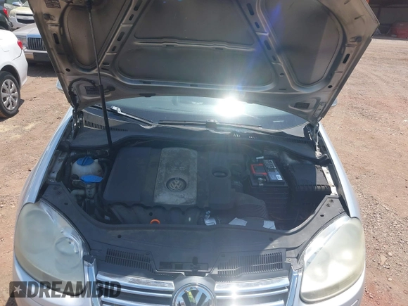 2008 Volkswagen Jetta SE with VIN 3VWRM71K68M176528, listed as a IAAI auction lot 42315777 with 197,345 mi miles and . Bid and sale history available at DreamBid. Image 10.