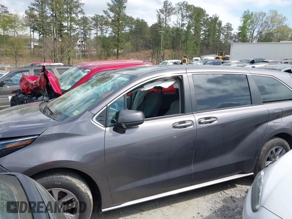 2024 Toyota Sienna LE with VIN 5TDKRKEC5RS202419, listed as a IAAI auction lot 41876213 with 14,986 mi miles. Bid and sale history available at carsss.com. Image 14.