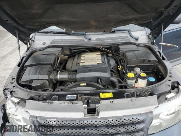 2009 Land Rover Range Rover Sport HSE z VIN SALSK254X9A197575, wystawiony jako Copart lot #56065305 z przebiegiem 127 760 mil mil oraz Szkoda całkowita • Salvage title. Historia ofert i sprzedaży dostępna na DreamBid. Obrazek 12.