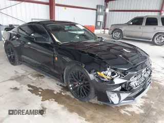 2019 Ford Mustang EcoBoost z VIN 1FA6P8TH9K5112183, wystawiony jako IAAI lot #41622790 z przebiegiem 102 524 mil mil oraz . Historia ofert i sprzedaży dostępna na DreamBid. Obrazek 1.