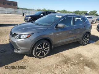 2017 Nissan Rogue SV with VIN JN1BJ1CR5HW135847, listed as a Copart auction lot 59091395 with 75,509 mi miles and Salvage title. Bid and sale history available at DreamBid. Image 1.