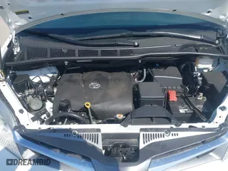 2019 Toyota Sienna XLE with VIN 5TDDZ3DC1KS224861, listed as a IAAI auction lot 42093799 with 68,651 mi miles. Bid and sale history available at carsss.com. Image 10.